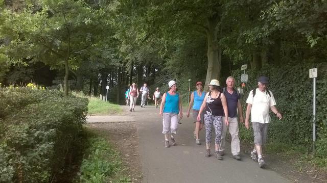 1ère randonnée de l'été à Locre : 24 juillet 2016